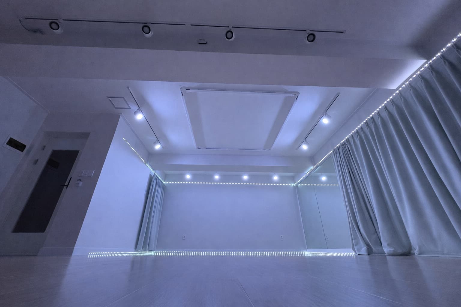 A1 Room - 메인 공간