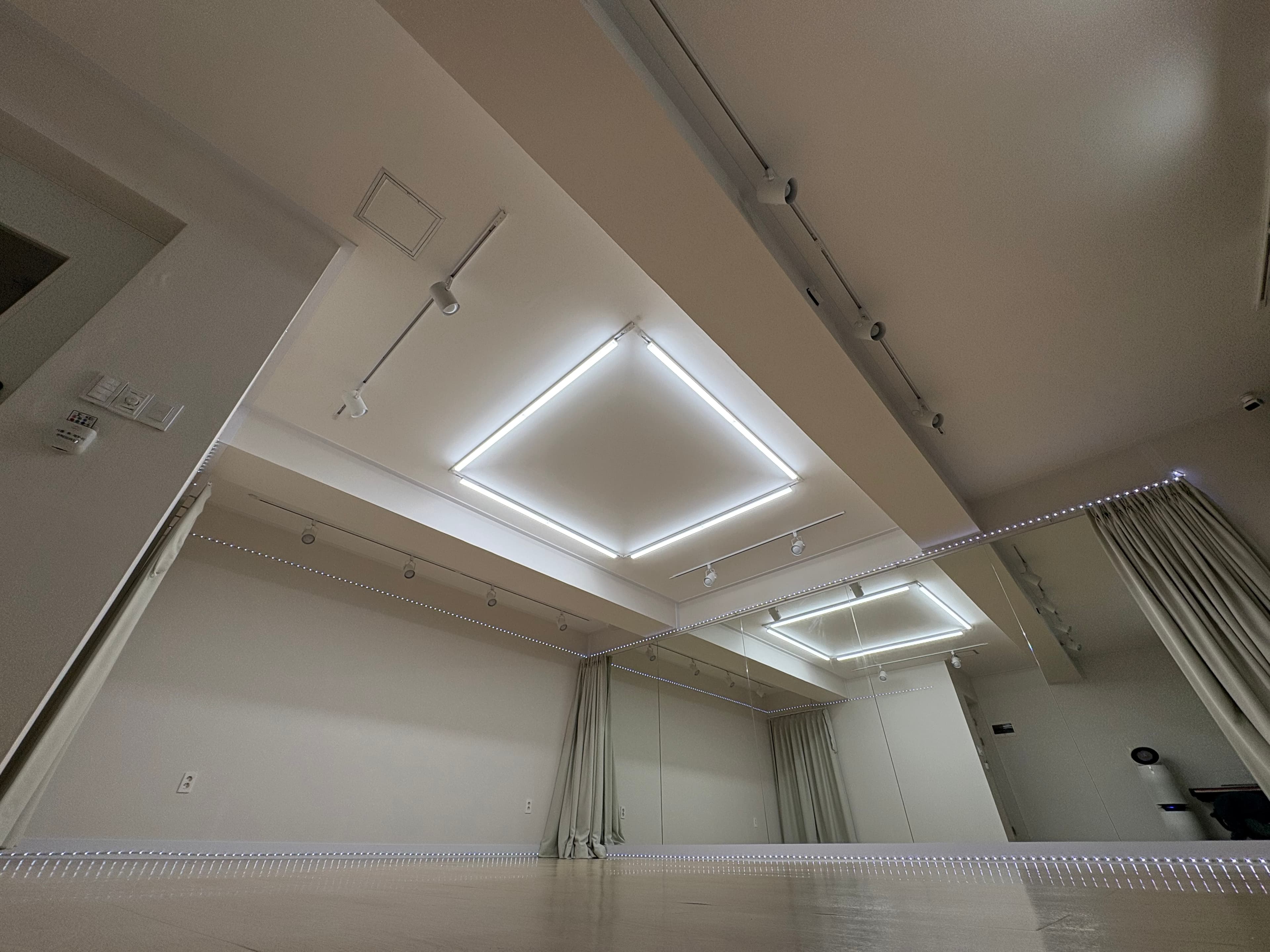 A1 Room - 조명 화이트